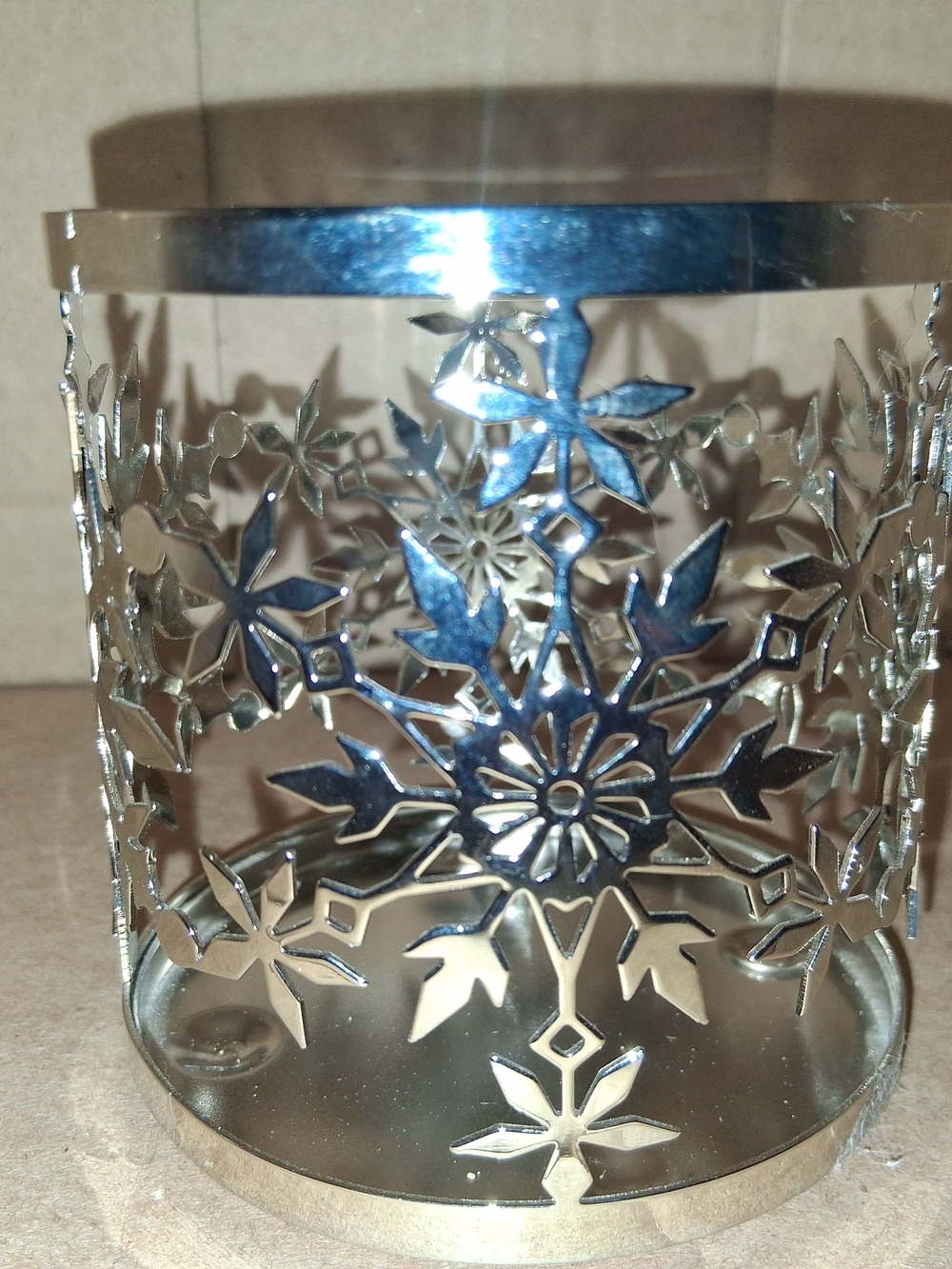Yankee Candle Metal Silver Snowflake Candle Holder Fits 4"hi X 3.5 Wide Candle